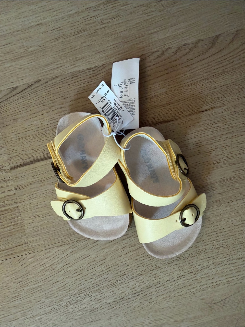 NWT old navy baby buckle strap butter yellow sandals